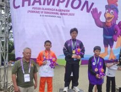 Kecamatan Kelapa Dua Borong Emas Cabor Renang Porkab